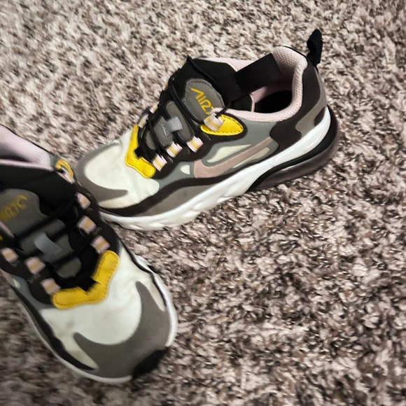 Nike Air 270 - Picture 2 of 3